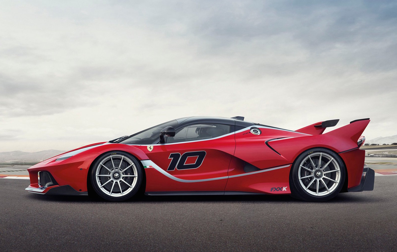 Ferrari Introduces The LaFerrari FXX K In Abu Dhabi