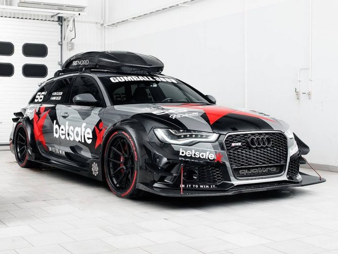 Brutal 900+HP Audi RS6 DTM w/ Milltek Exhaust at the Track