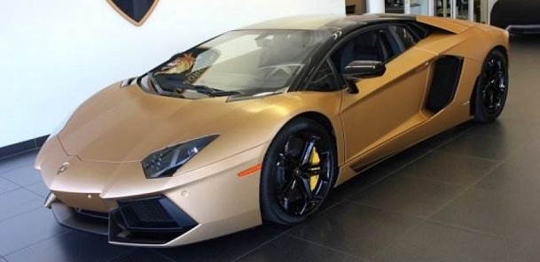 CarVerse Epic Find of the Day: Lamborghini Aventador