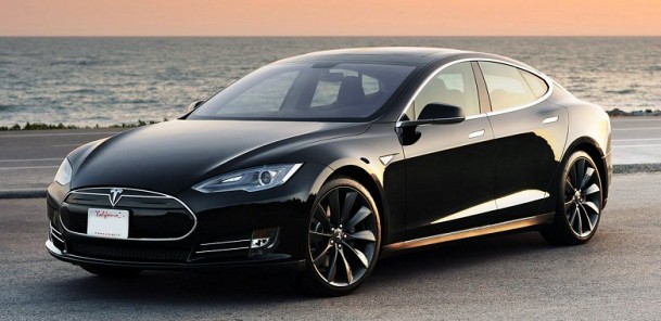 Porsche Cayenne S e-Hybrid vs Tesla Model S 85