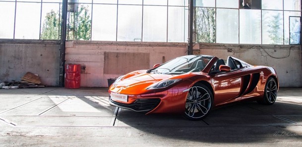 McLaren 12C Spider Takes Center Stage