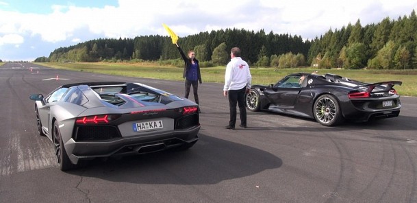 Porsche 918 Spyder vs Lamborghini Aventador Pirelli Edition