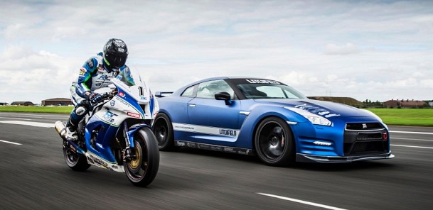 1200bhp Litchfield Nissan GT-R vs 205bhp RC Express Racing Kawasaki ZX-10R