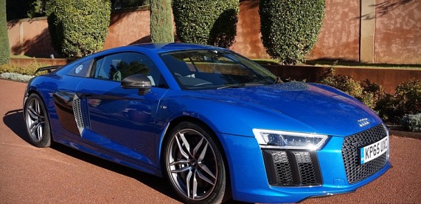First Drive in the New Audi R8 V10 Plus